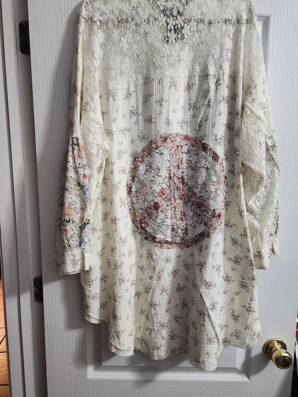 POL Floral Patchwork Double Peace Sign NEW Size M Boutique Blouse Cream w/lace - Picture 6 of 16